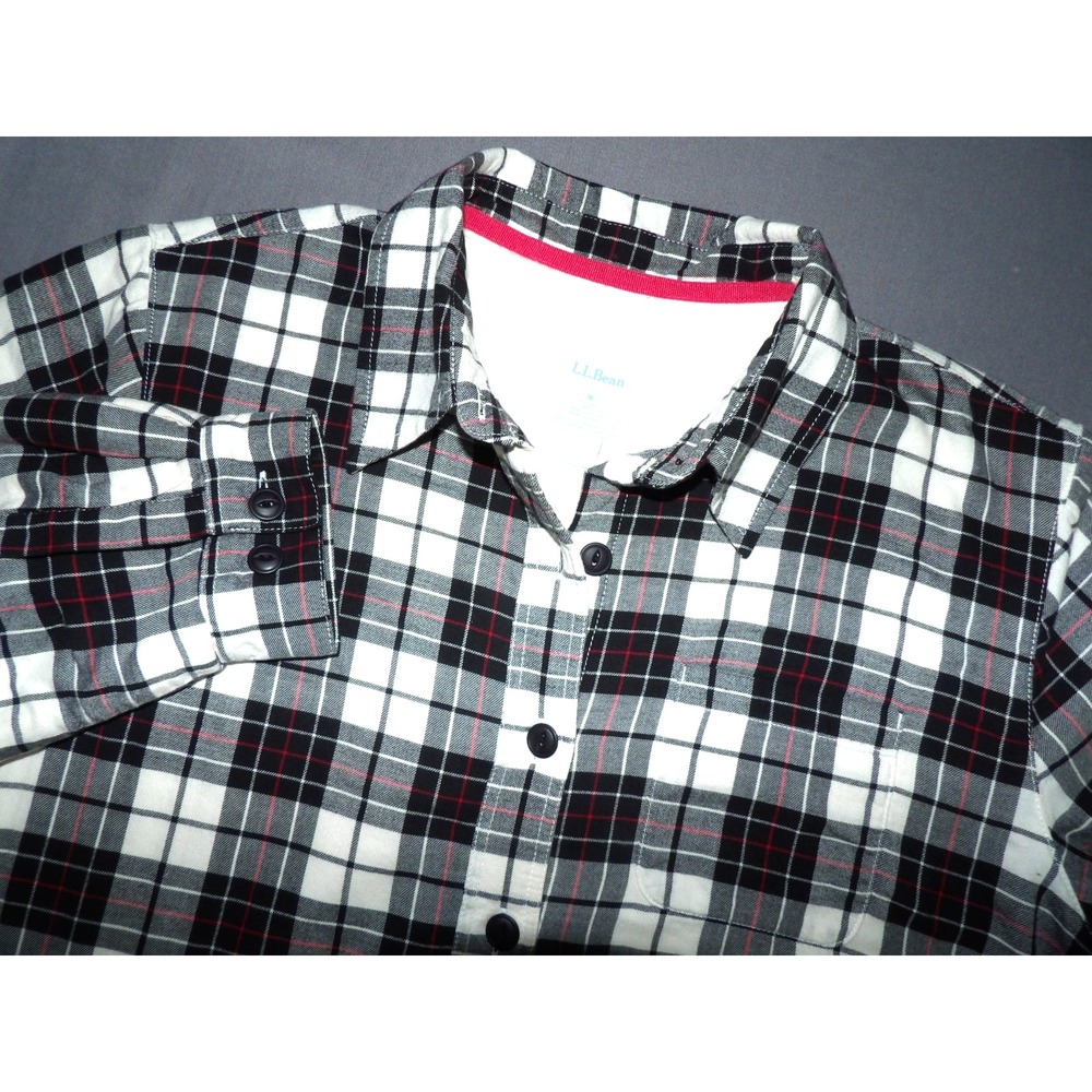 L.L. Bean Long Sleeved Fleece Lined Plaid Flannel Button Up Shirt Women's Medium